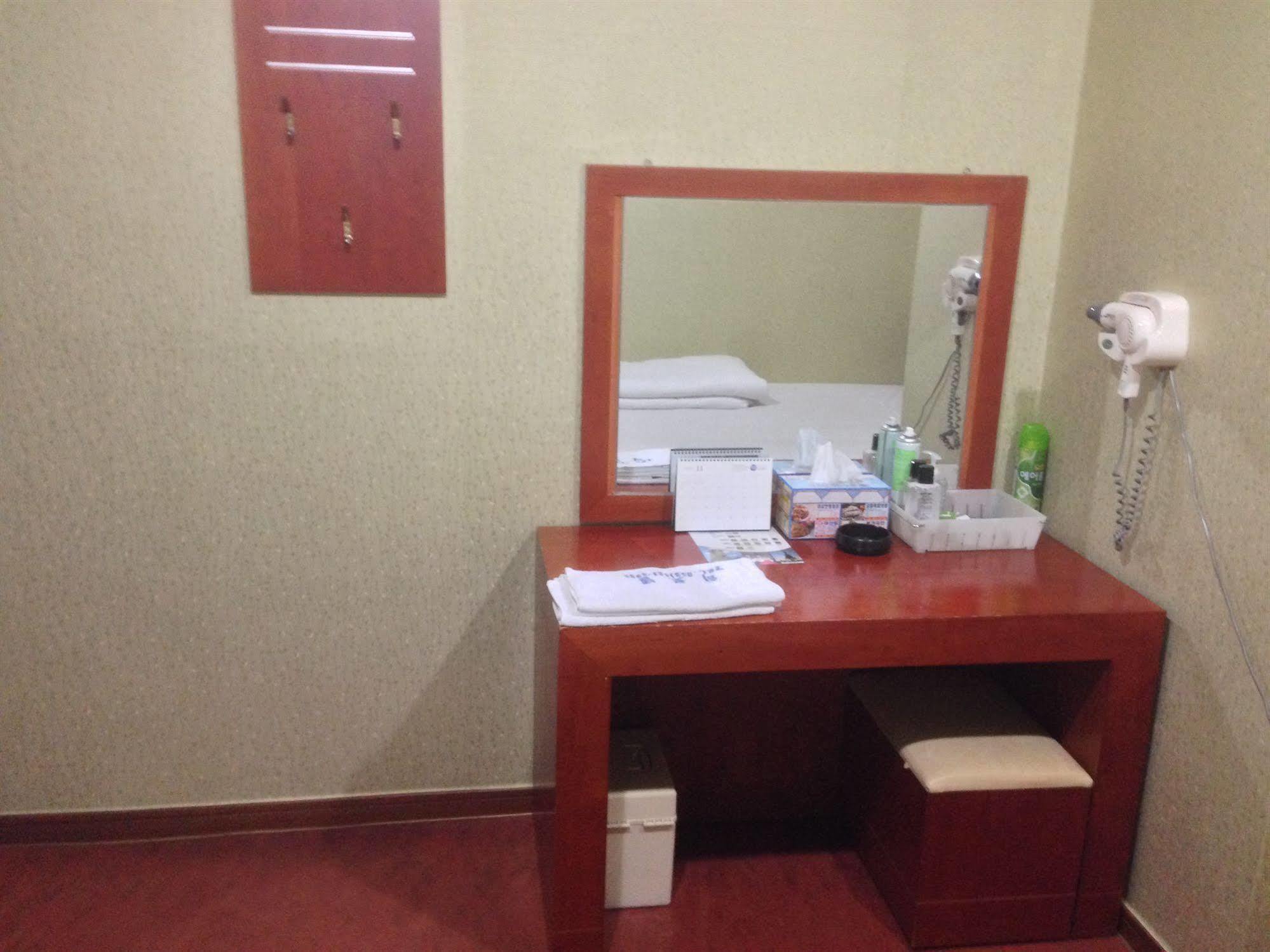 Daegu Goodstay Herotel Buitenkant foto